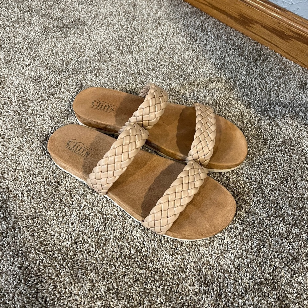 Women’s sandals